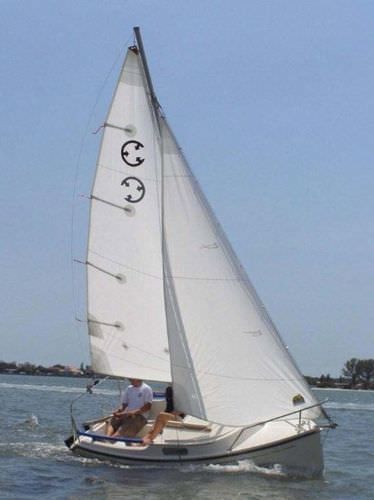 Daysailer-Segelboot - COM PAC LEGACY - Com-Pac Yachts - 2 Kojen / transportierbar