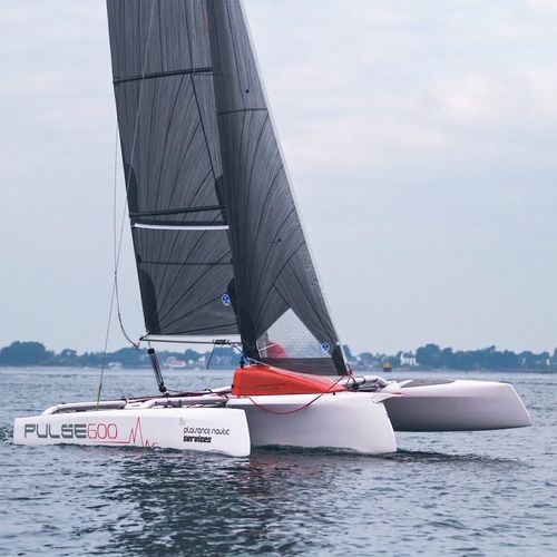 Trimaran - PULSE 600	 - Corsair Marine International - Regatta / Carbon / Bugspriet