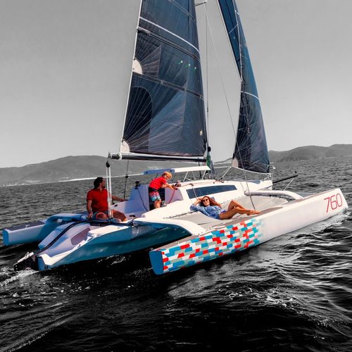 Trimaran - 760 - Corsair Marine International - für Kreuzfahrten / 1 Kabine / Bugspriet