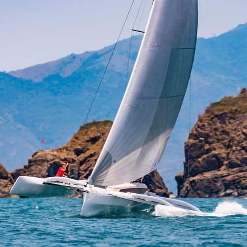 Trimaran - 880 - Corsair Marine International - für Kreuzfahrten / Regatta / 1 Kabine