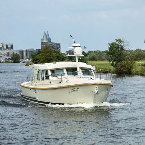 Express-Cruiser / Innenborder - Grand Sturdy 40.0 SEDAN - Linssen Yachts B.V. - Diesel / Hardtop / Kanal