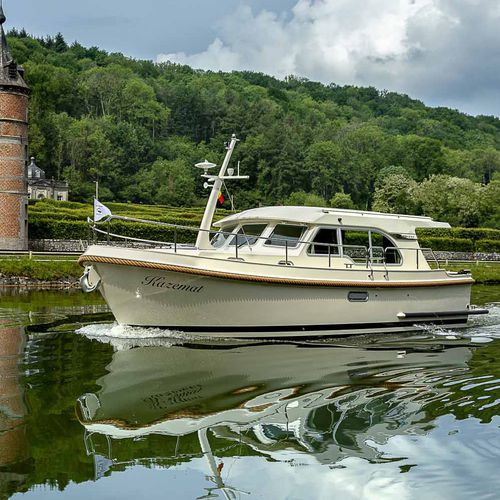 Express-Cruiser / Innenborder - Grand Sturdy 30.0 Sedan - Linssen Yachts B.V. - Diesel / Hardtop / Kanal