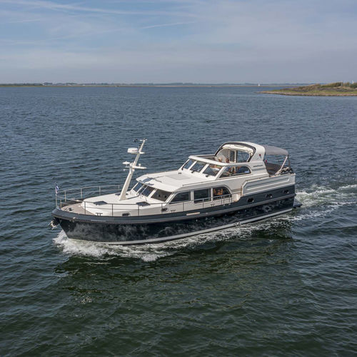 Motoryacht für Kreuzfahrten - Grand Sturdy 500 AC Variotop - Linssen Yachts B.V. - Flybridge / 2 Kabinen / 6 Kojen