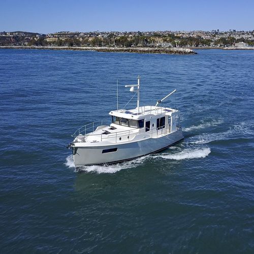 Express-Cruiser / Innenborder - 41 - Nordhavn - zweimotorig / Flybridge / 2 Kabinen