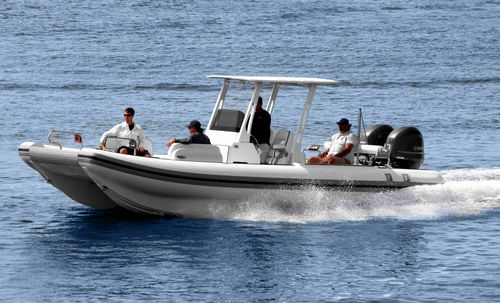 Katamaran-Schlauchboot - 28 - Novurania - Außenborder / zweimotorig / halbstarr