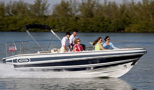 Innenborder-Konsolenboot - Chase Series 23 - Novurania - Diesel / mit Seitenkonsole / Sport