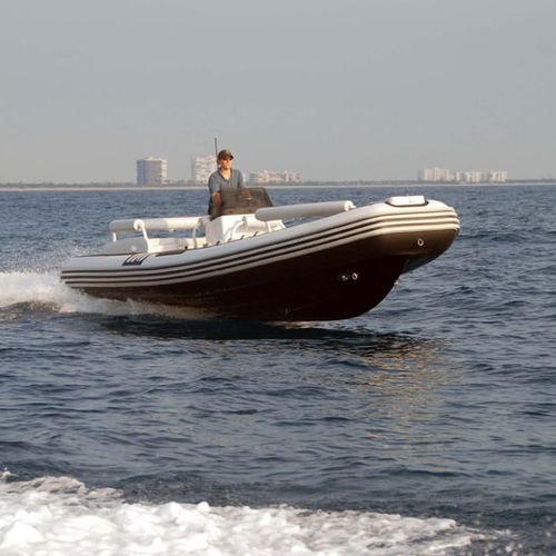Stern-Drive-Schlauchboot - Launch Series 600 - Novurania - Diesel / halbstarr / Open