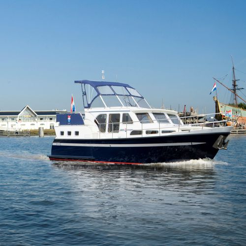 Express-Cruiser / Innenborder - Skiron 35 - Pedro-Boat - Diesel / Flybridge / Softtop