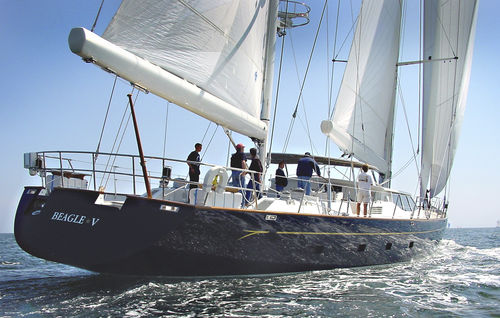 Segel-Superyacht / für Kreuzfahrten - BEAGLE V - Pendennis - 4 Kabinen / mit offenem Heck / Aluminium