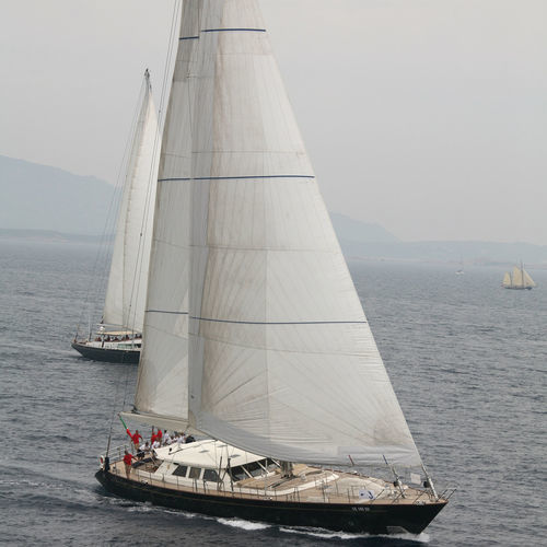 Segel-Superyacht / für Kreuzfahrten - HERITAGE M - Perini Navi - mit Decksalon / Stahl / Sloop