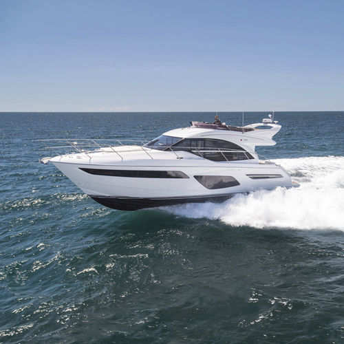 Motoryacht für Kreuzfahrten - F50 - Princess - Flybridge / 3 Kabinen / 6 Kojen