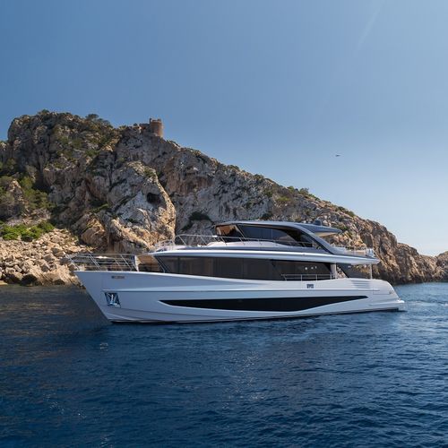 Motoryacht für Kreuzfahrten - X90 - Princess - Flybridge / 4 Kabinen / 8 Kojen