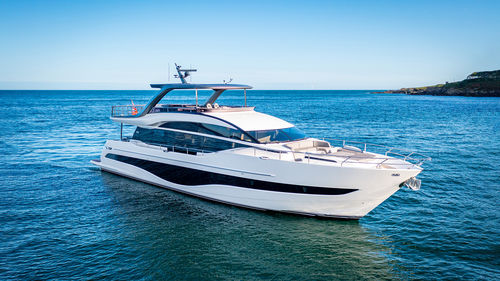 Motoryacht für Kreuzfahrten - Y85 - Princess - Flybridge / 4 Kabinen / Verdränger Rumpf