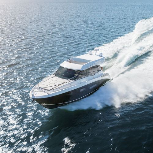 Express-Cruiser / Innenborder - 42 GRANDE COUPE - Regal - Diesel / zweimotorig / Hardtop
