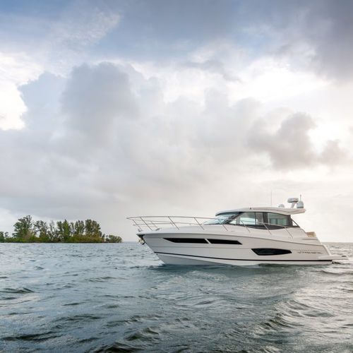 Express-Cruiser / Innenborder - 38 Grande Coupe - Regal - Diesel / zweimotorig / Hardtop