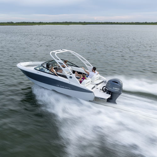 Außenborder-Runabout - LX2 - Regal - Bowrider / Open / Wasserski