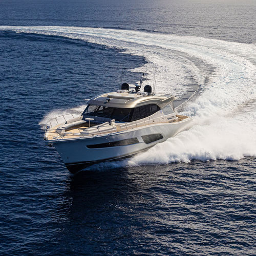Sport-Motoryacht - 645 SUV - Riviera - Sportfischer / klassisch / klassisch