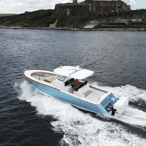 Außenborder-Konsolenboot - TM37 - Vicem Yachts - dreimotorig / mit Mittelkonsole / Sportfischer