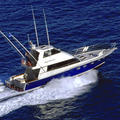 Sportfischer-Motoryacht - PROVIDENCE - Warwick Yacht Design - mit geschlossener Flybridge / Gleiter / Verbundwerkstoff