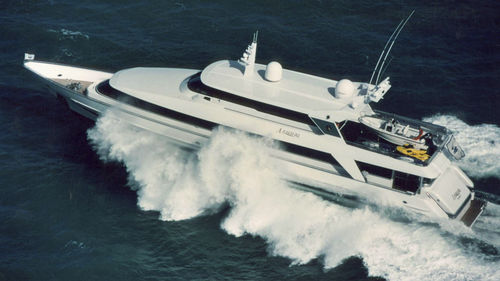 Luxus-Motoryacht / für Kreuzfahrten - AKHALIQ - Warwick Yacht Design - Raised Pilothouse / Verdränger