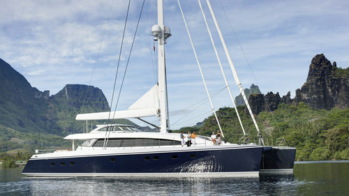 Segel-Superyacht / Katamaran - QUINTESSENTIAL - Warwick Yacht Design - für Kreuzfahrten / 4 Kabinen / Flybridge