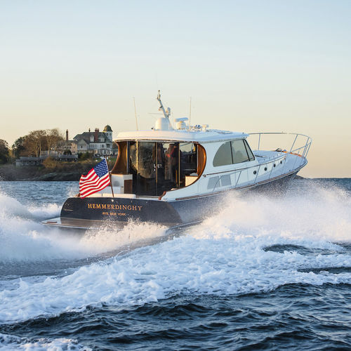 Motoryacht für Kreuzfahrten - TALARIA 55 - Hinckley - Lobster / mit Steuerhaus / Jetantrieb