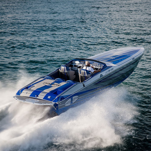 Innenborder-Runabout - 38' Top Gun - Cigarette Racing Team - zweimotorig / mit Doppelkonsole / Open