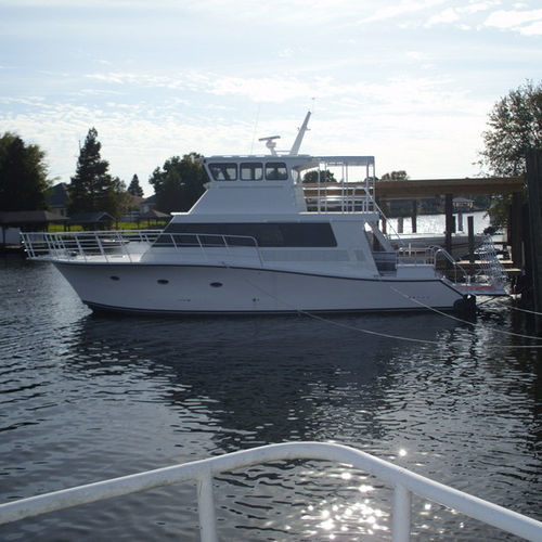 Charter-Motoryacht - 58' - Newton Boats - Tauch / mit geschlossener Flybridge