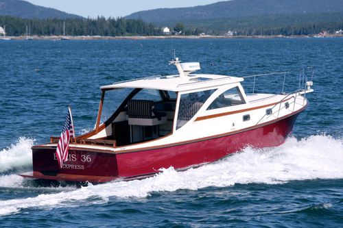 Express-Cruiser / Innenborder - 36 - Ellis Boat - Diesel / 4 Kojen / Downeast