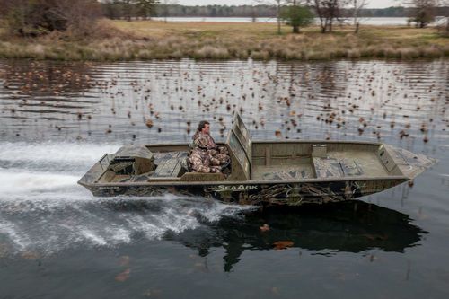 Bass-Boat / Innenborder - Predator 220 Hybrid  - SeaArk Boats - Open / mit Doppelkonsole / Sportfischer