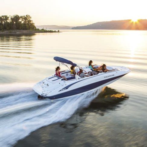 Deck-Boat / Innenborder - 215 Xi - Tahoe - Wakeboard / Wasserski / max. 12 Personen
