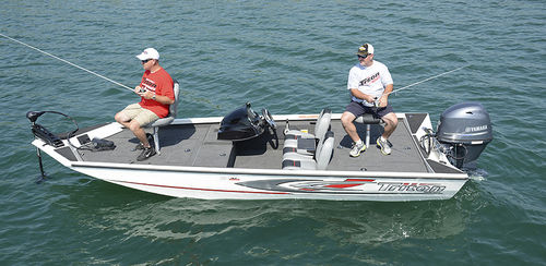 Crappie Boat / Außenborder - 17 C TX - Triton Boats - mit Seitenkonsole / Sportfischer / Aluminium