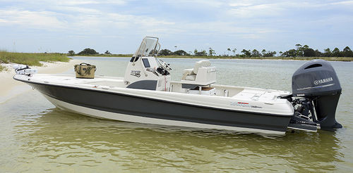 Bay-Boat / Außenborder - 220 LTS PRO - Triton Boats - mit Mittelkonsole / Sportfischer / max. 7 Personen