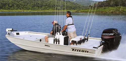 Jon-Boat / Außenborder - 1862 CC BAY - Triton Boats - mit Mittelkonsole / Sportfischer / Aluminium