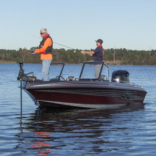 Bass-Boat / Außenborder - Skeeter - mit Mittelkonsole / Sportfischer