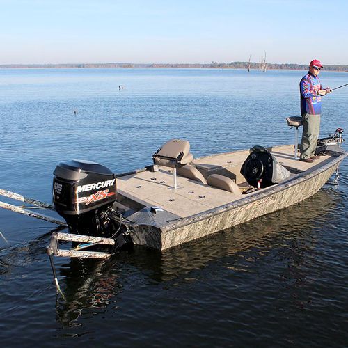 Bass-Boat / Außenborder - 761 Renegade - War Eagle - mit Seitenkonsole / Sportfischer