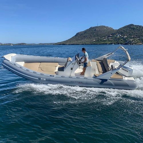 Außenborder-Schlauchboot - 730  - Master - halbstarr / mit Mittelkonsole / Open