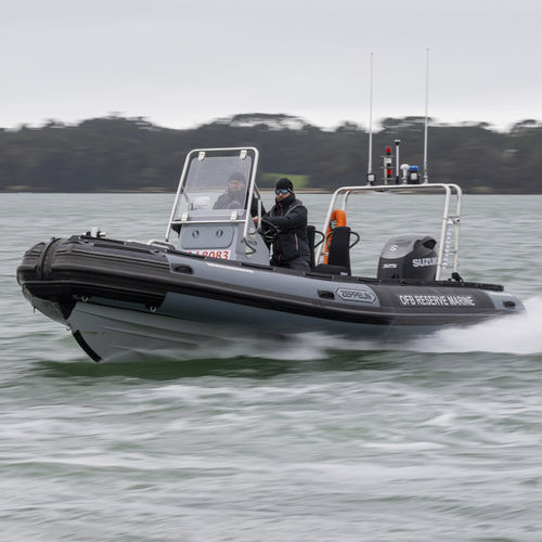 Patrouillenboot Berufsschiff - 7.50 XVPRO - Zeppelin - Rettungsboot / Außenborder / Festrumpf-Schlauchboot