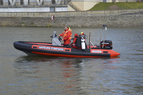 Rettungsboot Berufsschiff - CD 18R - Zeppelin - Außenborder / Festrumpf-Schlauchboot