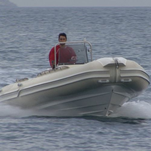 Außenborder-Schlauchboot - 621  - Mostro - halbstarr / mit Mittelkonsole / Offshore