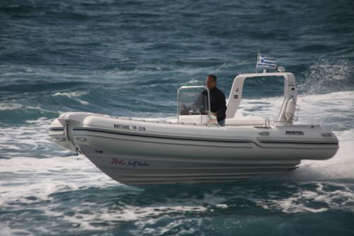 Innenborder-Schlauchboot - 581  - Mostro - halbstarr / mit Mittelkonsole / Offshore
