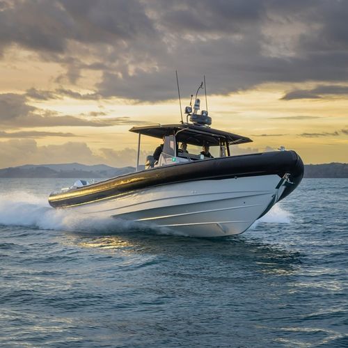 Außenborder-Schlauchboot - 410 CHASE - Protector - zweimotorig / halbstarr / mit Mittelkonsole