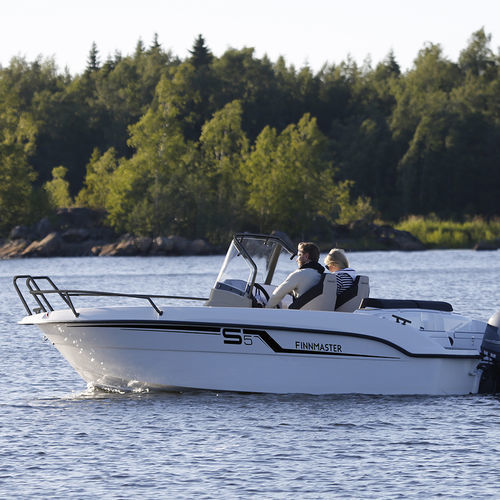 Außenborder-Konsolenboot - S5 - Finnmaster Boats Oy - mit Mittelkonsole / Aluminium / max. 6 Personen