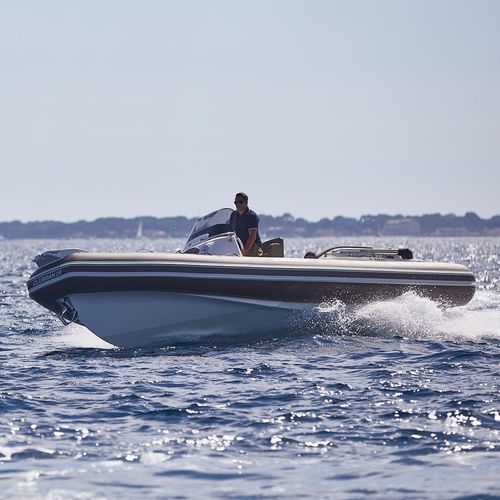Außenborder-Schlauchboot - CLUBMAN 24 - Joker Boat - halbstarr / Open / mit Mittelkonsole