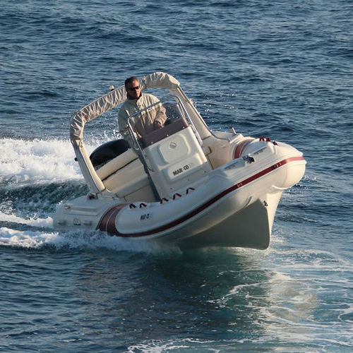 Außenborder-Schlauchboot - eighteen - Mar.co - halbstarr / mit Mittelkonsole / Open