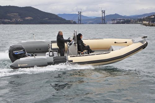 Patrouillenboot Berufsschiff - HD-670 - Narwhal - Taucherbasisboot / Forschungsboot / Außenborder
