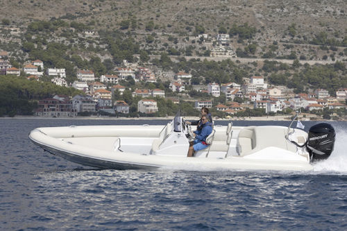 Außenborder-Schlauchboot - Serket 90ST - Scorpion RIBS - halbstarr / Stufenrumpf / mit Mittelkonsole