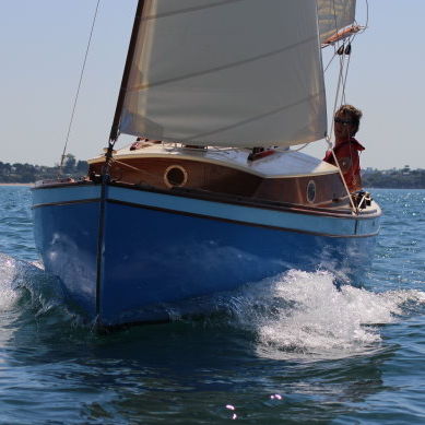 Traditionelles Segelboot - MEABAN - Grand Largue - Daysailer / 1 Kabine / mit Steilgaffelsegel