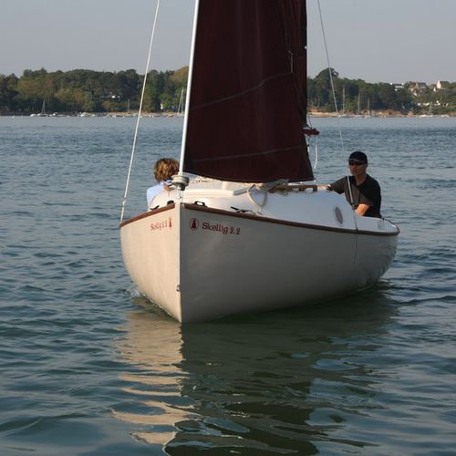 Daysailer-Segelboot - SKELLIG 3SLOOP - Plasmor - traditionell / 2 Kojen / transportierbar