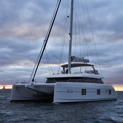 Katamaran-Segelyacht - Sunreef 60 - Sunreef Yachts - 5 Kabinen / mit offenem Heck / Flybridge